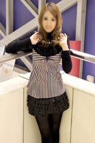 �i�q